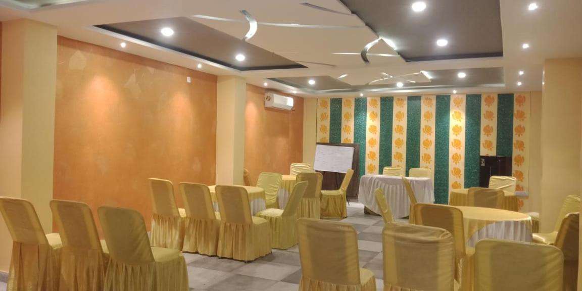 Hotel Grand Surya Kodarma Exterior foto