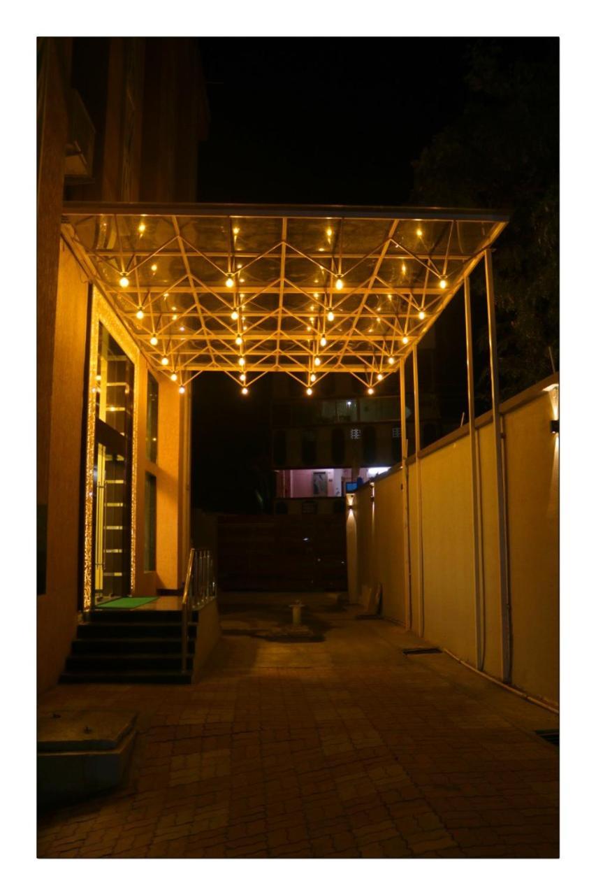 Hotel Grand Surya Kodarma Exterior foto