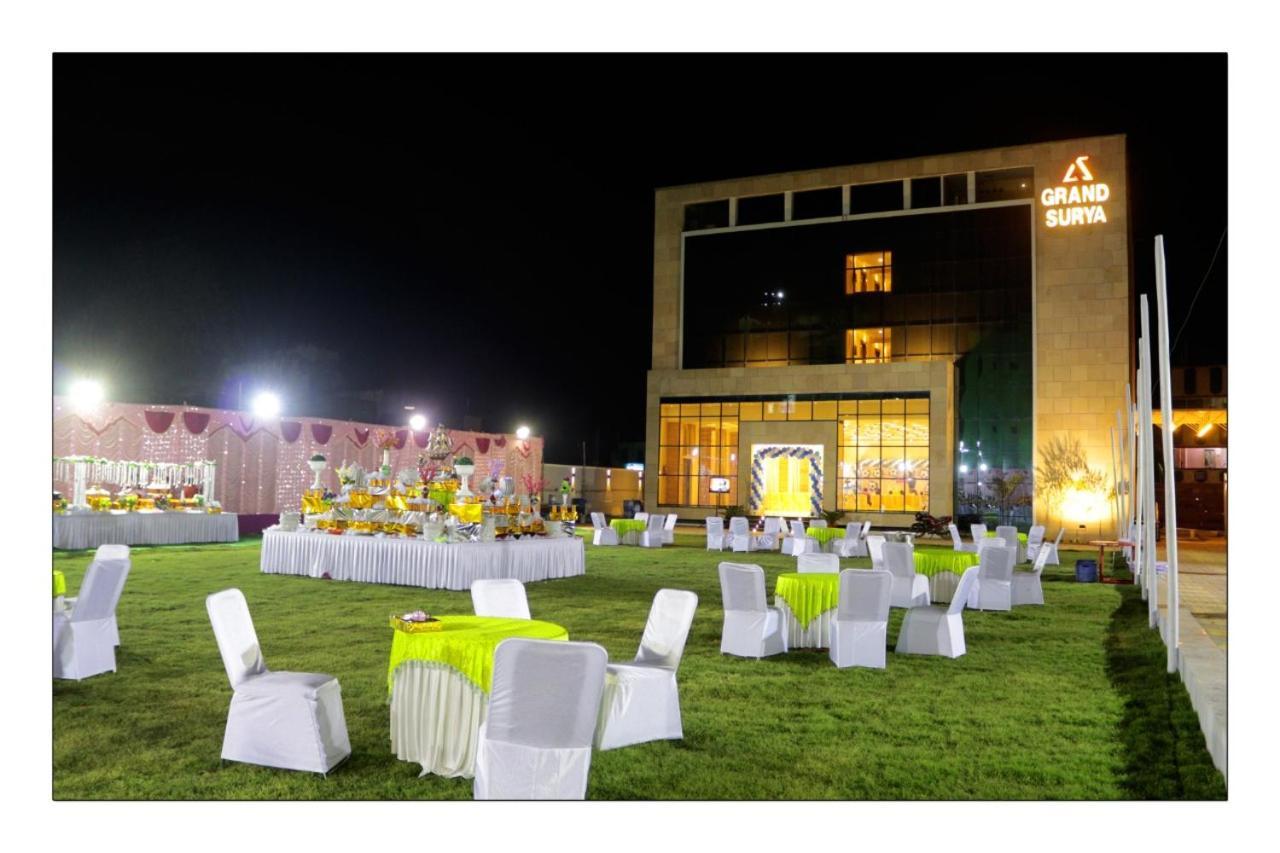 Hotel Grand Surya Kodarma Exterior foto